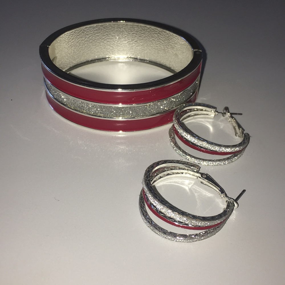 Bracelet and earring set